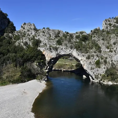 Prieure Du 17e Dans L'ardeche Meridionale