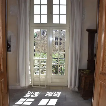 Prieure Du 17e Dans L'ardeche Meridionale Bed & Breakfast *