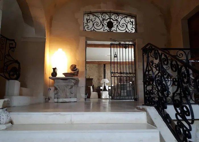 Bed and breakfast Prieuré Du 17è Dans L'ardèche Méridionale 3*