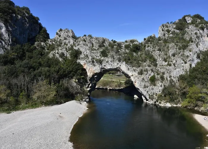 Prieuré Du 17è Dans L'ardèche Méridionale